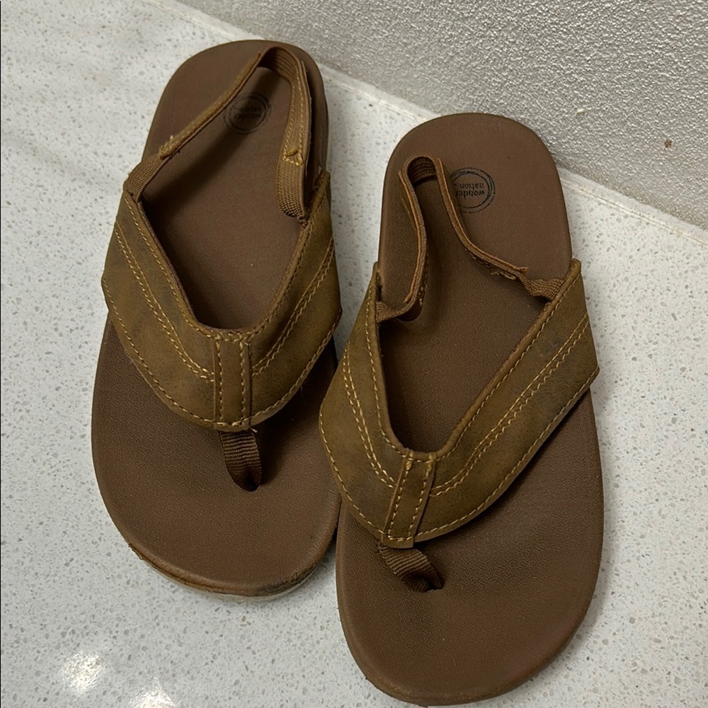 🌺 Brown Faux Leather toddler boy Flip Flops Sandals! Size 11/12